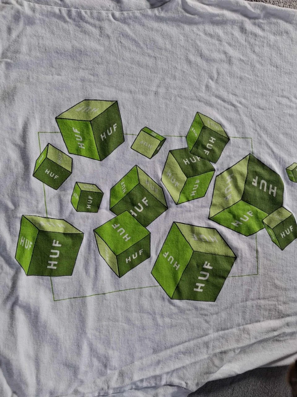 t-shirt branco/verde marca huf – tamanho l – photo 5